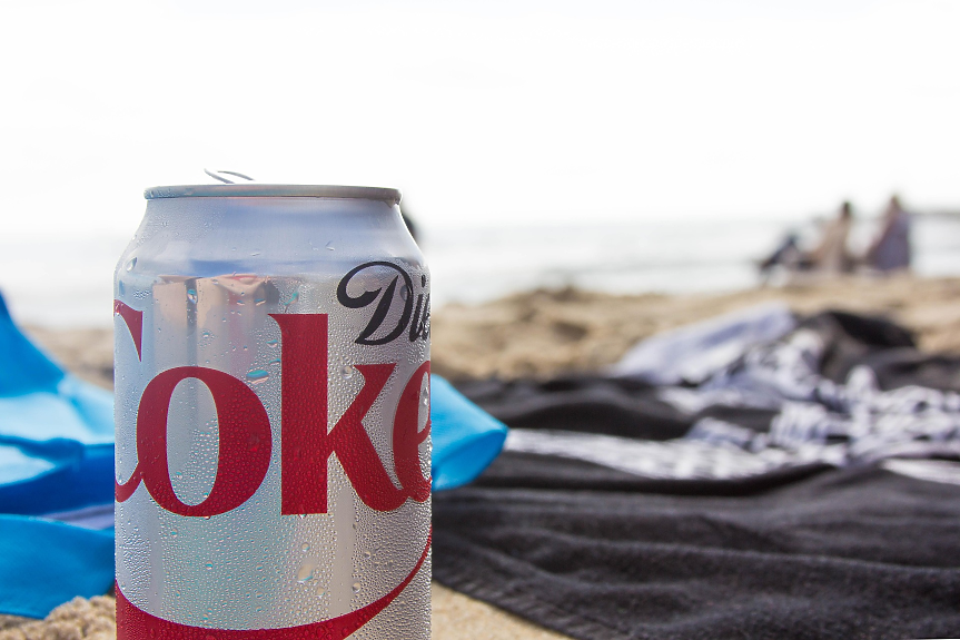 Как войната в Иран принуди Coca-Cola да пусне Diet Coke в по-големи кенчета
