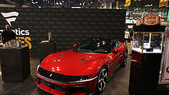 Въпреки критиките: Първият електромобил на Ferrari постигна годишната си цел за продажби за два месеца