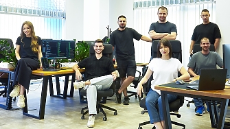 DiscreteStack получи 800 000 евро, за да направи AI инфраструктурата собственост на бизнеса