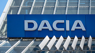 Dacia спира временно производството в Румъния: Предлага до €45 000 на служители за доброволно напускане
