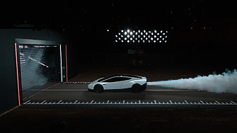 От 0 до 100 км/ч за 0.81 секунди: Tesla представи летяща кола с ракетна технология на SpaceX (видео)