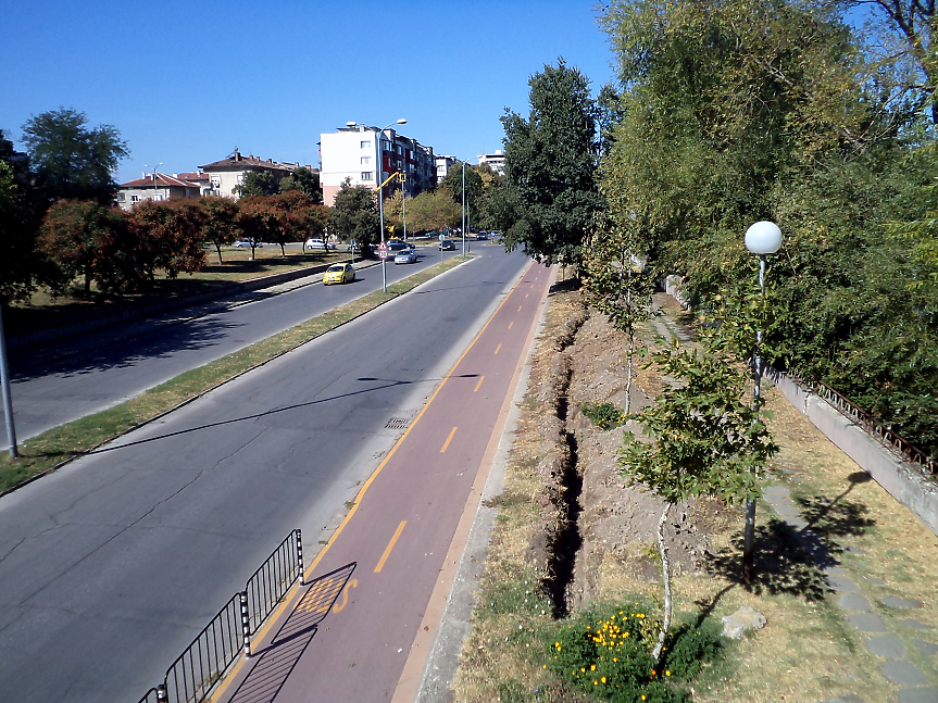 Булевард край брега на река Марица в Пловдив; ©Община Пловдив