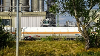 ЕС плаща с 56% повече за внос на петрол, дизелът поскъпна до над 2 евро